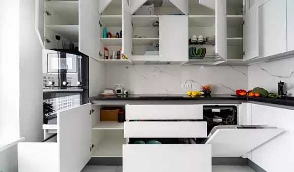 Светлая кухня в Воронеже