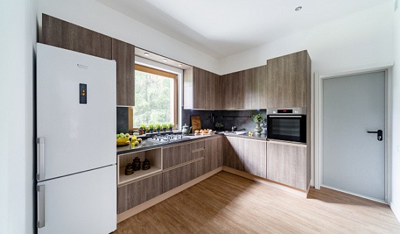 Коричневая кухня в Анапе