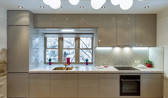 Темная кухня