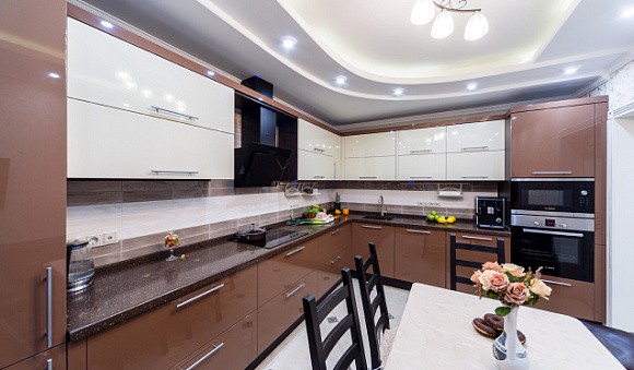 Коричневая кухня в Клину