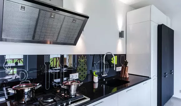 Глянцевая кухня в Санкт-Петербурге