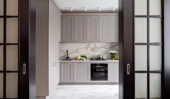 Коричневая кухня в Клину