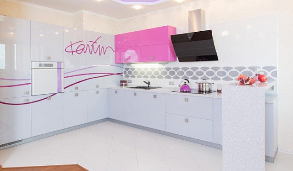 Белая кухня в Санкт-Петербурге